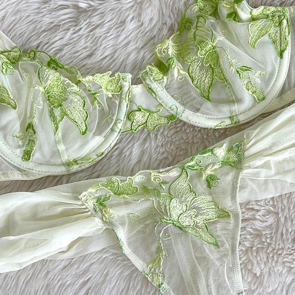 Victoria’s Secret Mesh Y2K Lingerie Set 34D/S